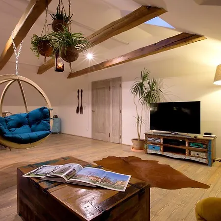 Bohemian Chic 2 Bedroom 2 Bathroom Loft With Hanging Chair Apartman