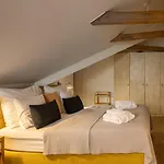 Bohemian Chic 2 Bedroom 2 Bathroom Loft With Hanging Chair *