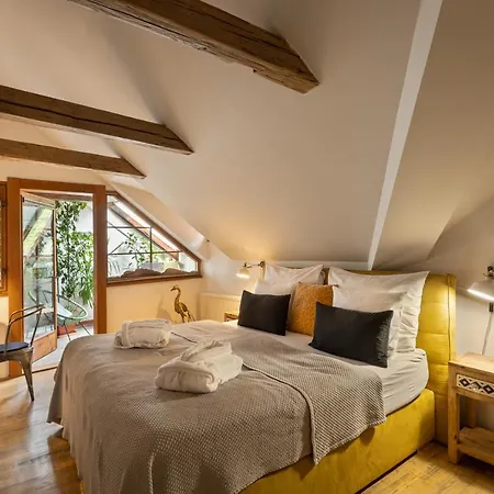 公寓 Bohemian Chic 2 Bedroom 2 Bathroom Loft With Hanging Chair