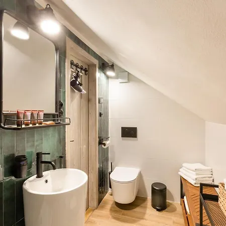 Bohemian Chic 2 Bedroom 2 Bathroom Loft With Hanging Chair