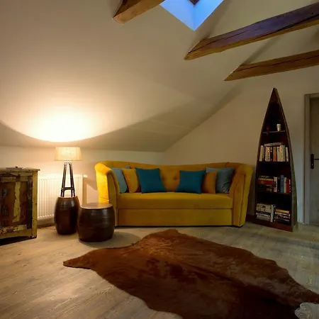 Bohemian Chic 2 Bedroom 2 Bathroom Loft With Hanging Chair Prague