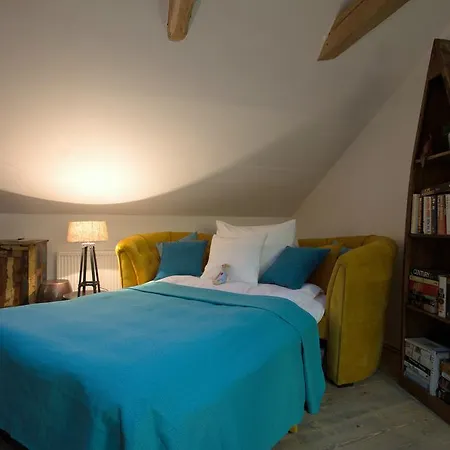 Bohemian Chic 2 Bedroom 2 Bathroom Loft With Hanging Chair *