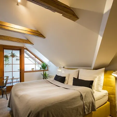 Bohemian Chic 2 Bedroom 2 Bathroom Loft With Hanging Chair * Prague