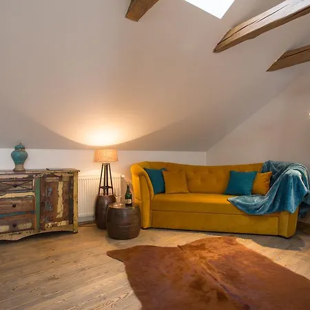 Bohemian Chic 2 Bedroom 2 Bathroom Loft With Hanging Chair *