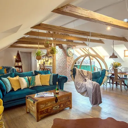 Bohemian Chic 2 Bedroom 2 Bathroom Loft With Hanging Chair Prague