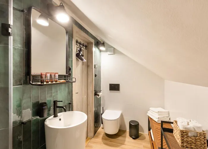 Bohemian Chic 2 Bedroom 2 Bathroom Loft With Hanging Chair
