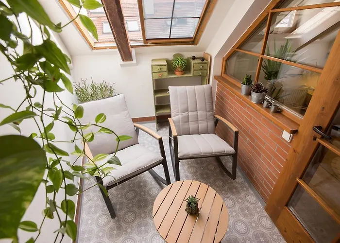 Bohemian Chic 2 Bedroom 2 Bathroom Loft With Hanging Chair Appartamento Praga