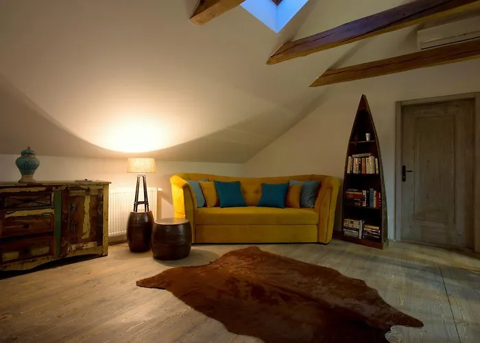Bohemian Chic 2 Bedroom 2 Bathroom Loft With Hanging Chair Praga