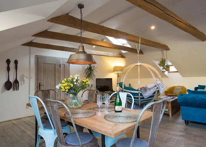 Bohemian Chic 2 Bedroom 2 Bathroom Loft With Hanging Chair