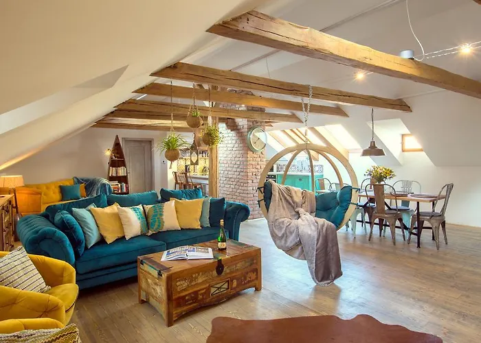 Bohemian Chic 2 Bedroom 2 Bathroom Loft With Hanging Chair Praga